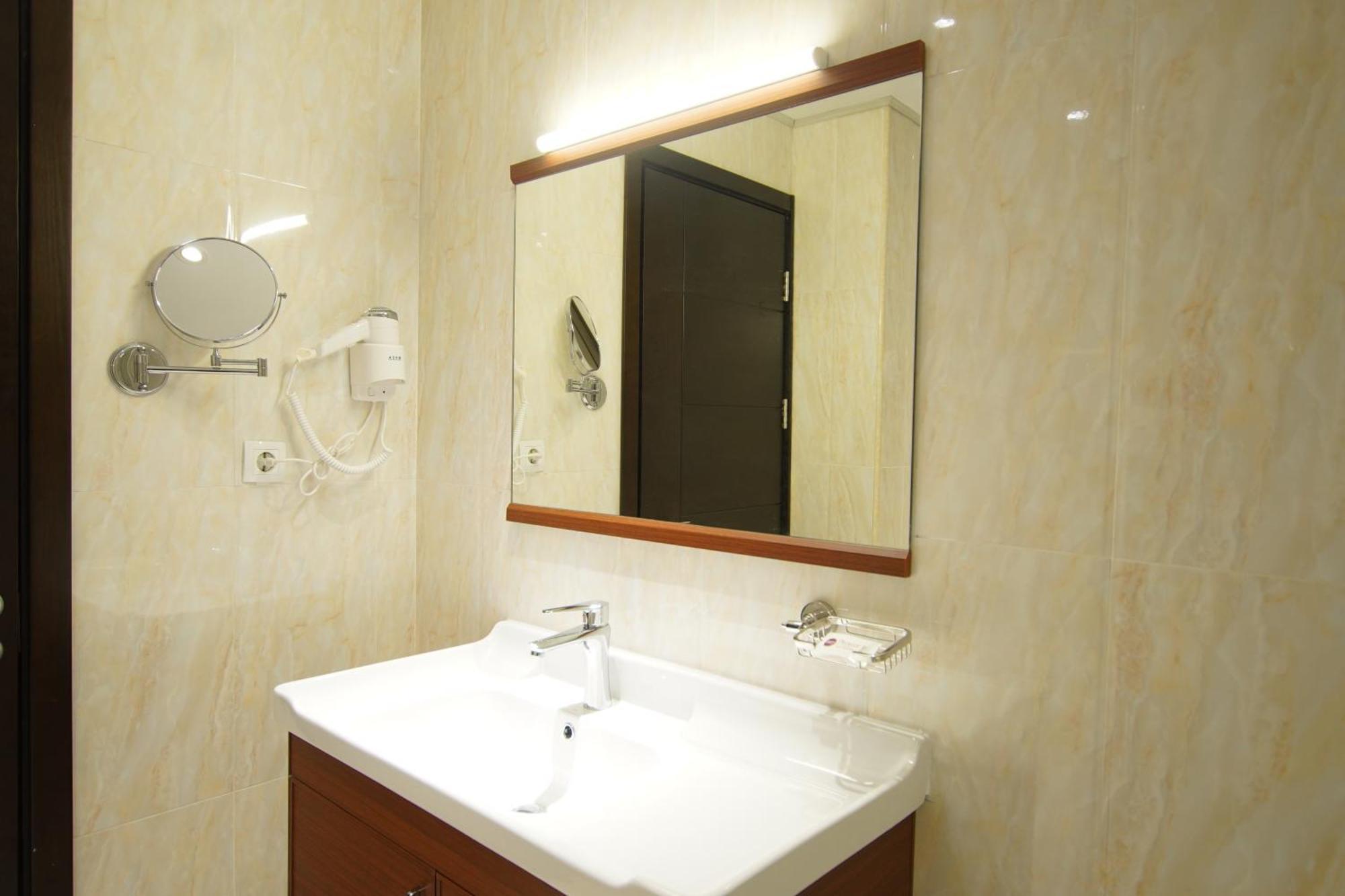 Best Western Premier Dynasty Addis Abeba Exterior foto